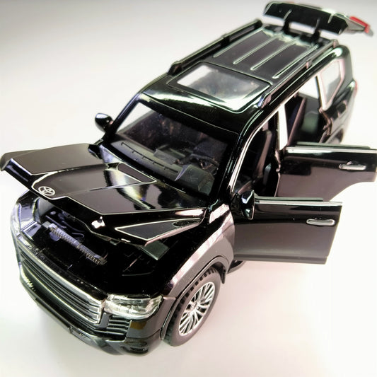 Toyota Land Cruiser 300 1:28