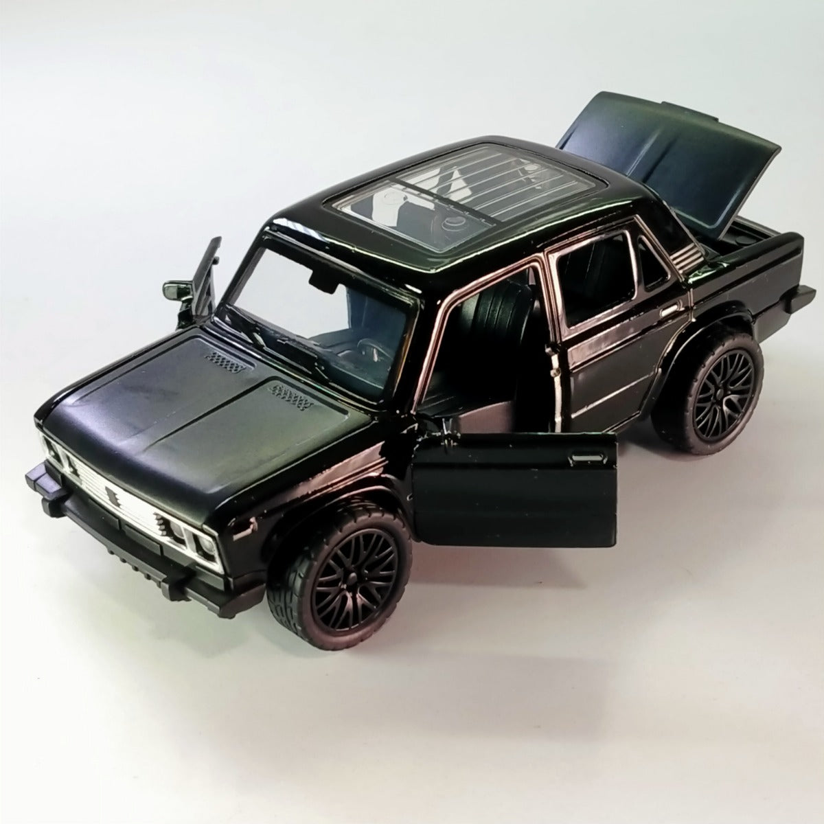 Lada 1:64
