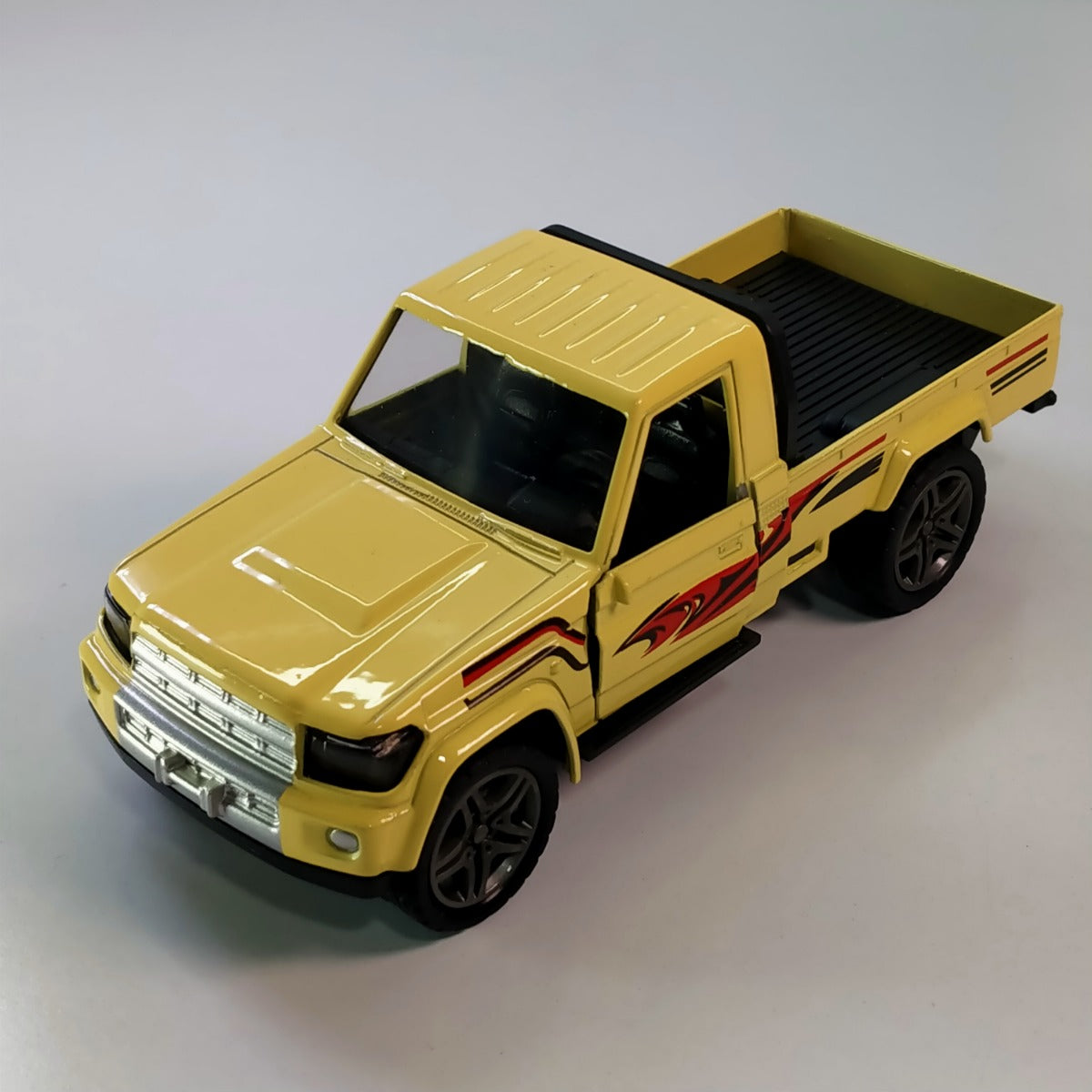 Land Cruiser Pickup 1:32