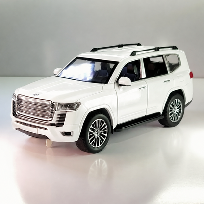 White Toyota Land Cruiser 300 1:28 Diecast Car