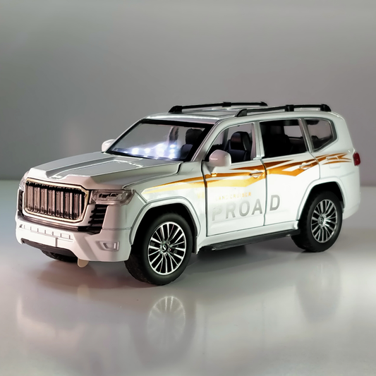 White Toyota Land Cruiser Prado 1:28 Diecast Car