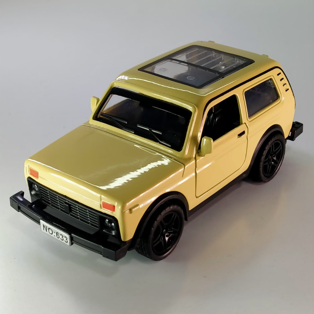 Lada Niva 1:64