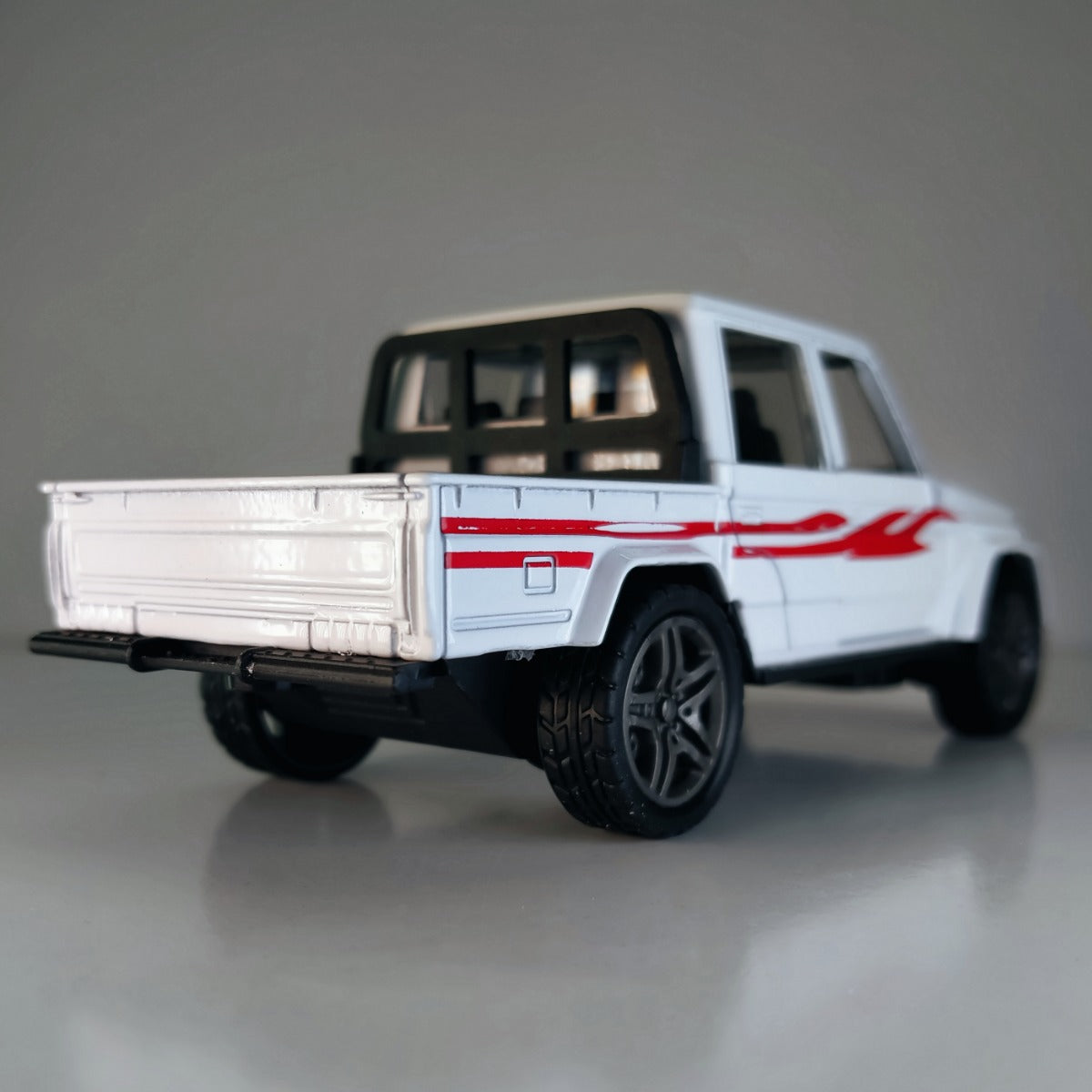Land Cruiser Pickup-DC 1:32