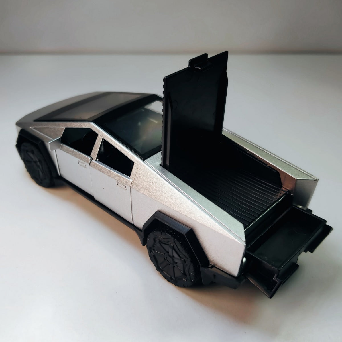 Tesla Cybertruck 1:36