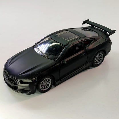 S BMW M8 1:32